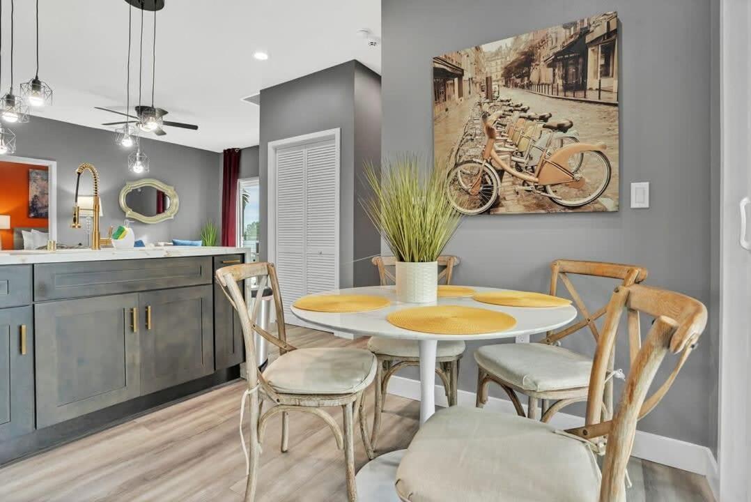 Professionals-Restaurants-Fastwifi-A C-Desk- Pets Apartment San Diego Exterior photo